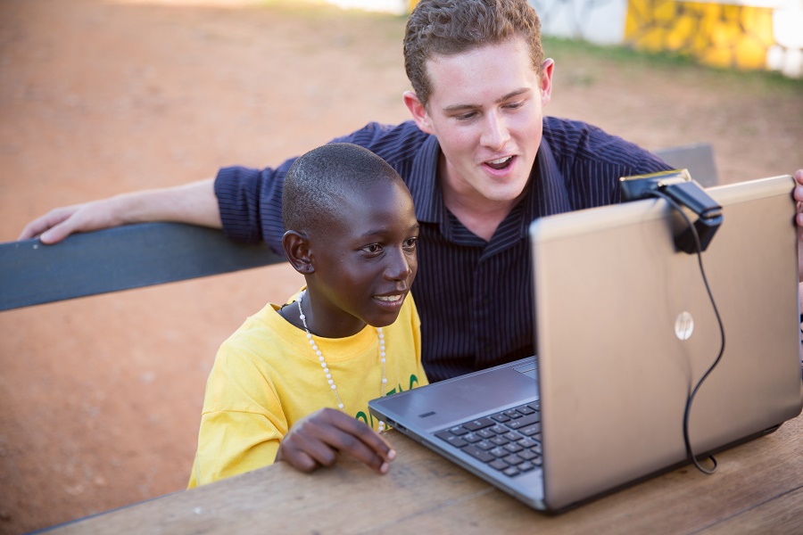 Flavia meeting her American "classmates" for the first time Flavia meeting her American "classmates" for the first time