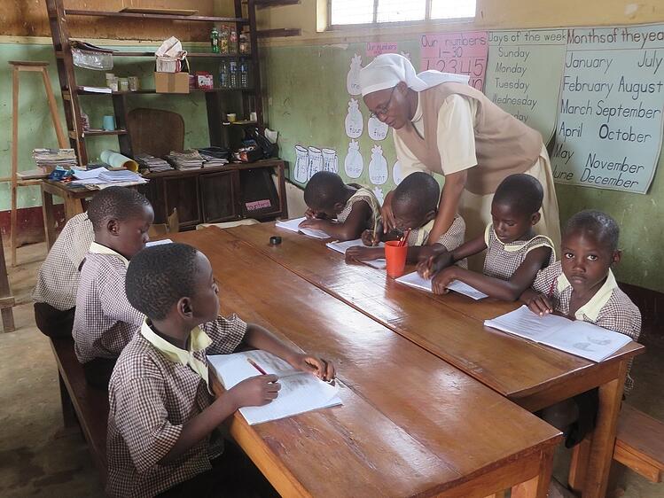 Sr._Lucy_Instructing_the_children_in_class