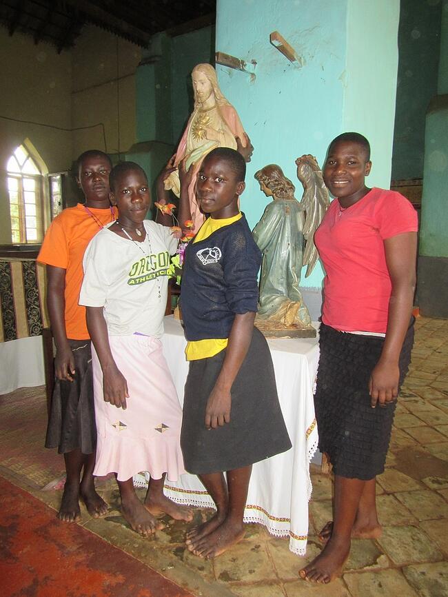 teens_from_CARITAS_child_sponsorship_programs